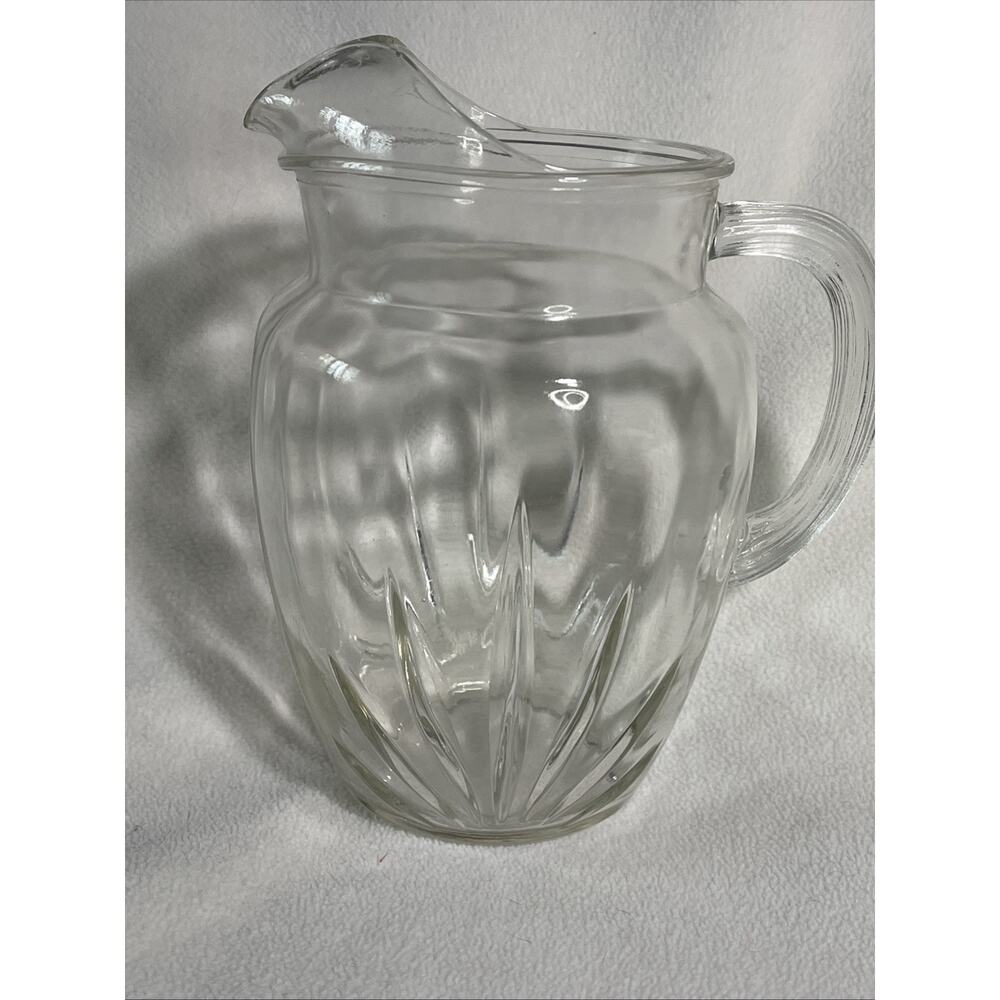 Large Vintage Federal Glass Round Sunburst Pitcher w/ice lip, 9-10 cup capacity
